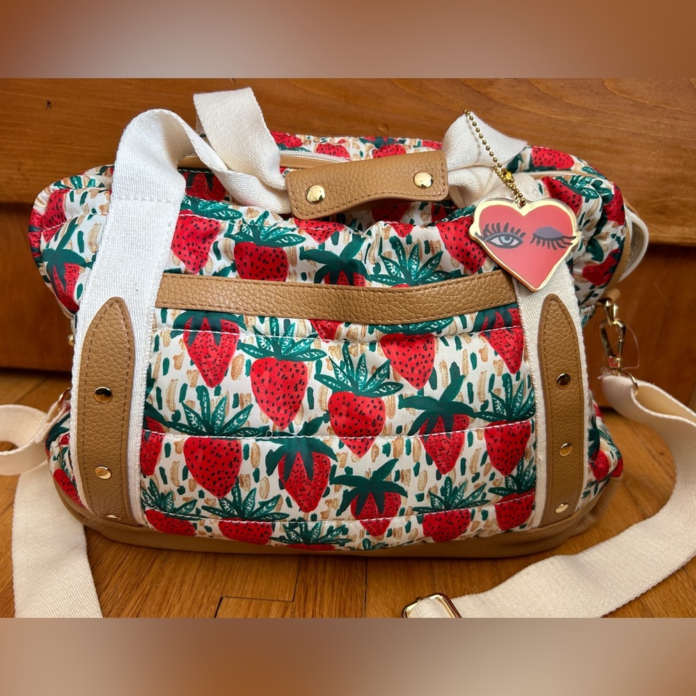 🍓Duffle bag with strawberry pattern